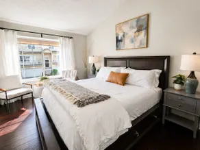 3 Level Townhome Guests Love it here Come see why! - Image 4
