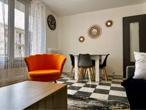 Spacious, bright, cozy 3-bedroom apartment, close to the hospital center - Image 2