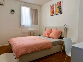 Spacious, bright, cozy 3-bedroom apartment, close to the hospital center - Image 5