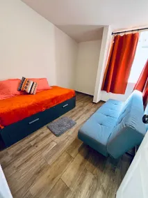 Beautiful, safe family home. Very comfortable. - Image 3