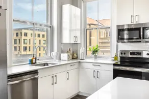 The Cushing: Lofty Ceilings • Kitchen • Gym • W/D - Image 4