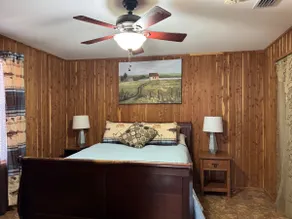 Lakefront Country Cabin - Image 2