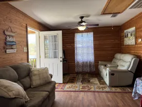 Lakefront Country Cabin - Image 3