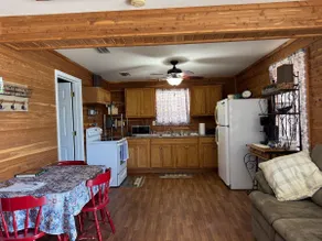 Lakefront Country Cabin - Image 5