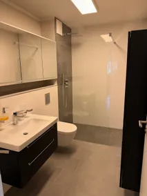 Stylish Champagne Suite near Volksparkstadion - Image 5