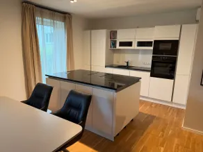 Stylish Champagne Suite near Volksparkstadion - Image 3