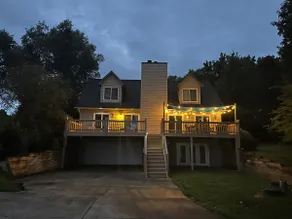 New Lakefront Getaway on Lake Norman - Image 2