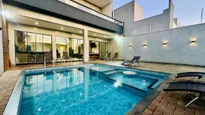 Beautiful House, 3 suites + 1 bedroom. - Image 3