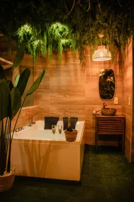 La Canopée, Jungle Room Suite de Luxe - Jacuzzi Sauna - Image 2