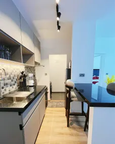 Capital cribs. Stylish apartment w/netflix &wifi - Image 4