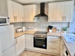 Stylish 3 Bed Home Near Oxton Village & Liverpool - Image 4