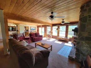 Spacious Peaceful Cabin - Image 2