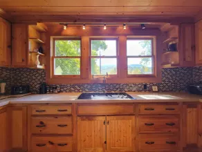 Spacious Peaceful Cabin - Image 5