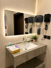 101- Elegant hotel room opposite Al Hada Boulevard - Image 4