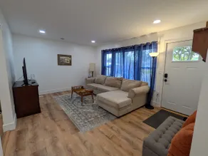 Charming Home Minutes from Downtown Syracuse - Image 2
