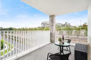 Gorgeous & Spacious 2BR Apt + Parking Pool & Gym - Image 4