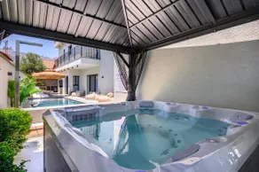 David Estate – Heated Pool Villa with Mamad - Image 3