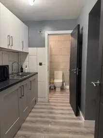 Modern Apartment with parking - Image 2