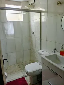 West sector apartment with free parking - Image 3