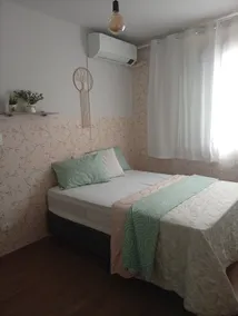 West sector apartment with free parking - Image 4