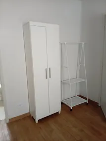 West sector apartment with free parking - Image 5