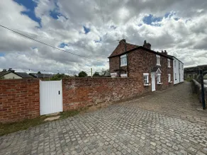 1 Top Locks Cottage - Image 2