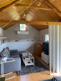 Cabin with sleeping loft - Image 4