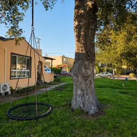 Private 1BR Retreat · Parking · Near Arcadia - Image 2