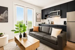 Suite in Downtown Houston | Shared Pool & Gym - Image 2