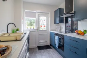 Gray House -Modern 2BR close to Loch Lomond - Image 5