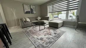 Cozy Bungalow near WEM W/ 3BR - Image 5