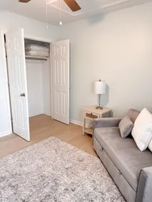 Private Smithfield Guest Suite - Image 2