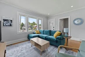 4BR • 2BA • Full House & Yard - Windermere - Image 2