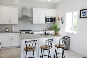 Peaceful Modern Miami 3BR | Mini Golf & Piano - Image 5