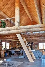Stunning, off-grid Log Cabin on 40 Acres with WiFi - Image 4
