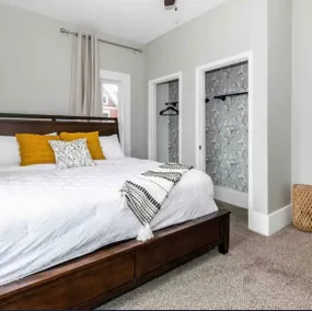 Downtown Oxford Home - Image 2