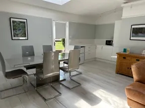 Spring cottage - Image 3