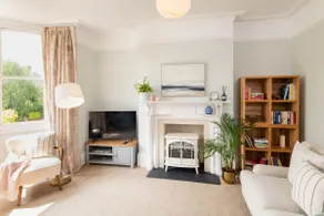 Large flat, central Exeter, sleeps 6, garden - Image 4