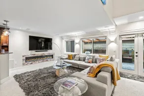 Tuscan Bellevue Retreat | Free Parking + EV Charge - Image 3