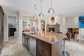 Tuscan Bellevue Retreat | Free Parking + EV Charge - Image 4