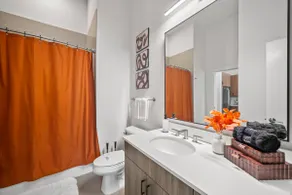 Luxury Haven Green - Image 5