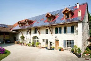 Spacious duplex with terrace - Image 2