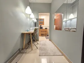 Cozy Ground-Floor Studio nr Metro & DWTC · Parking - Image 5