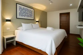 Geko| Signature 3BR Top Location w/Parking - Image 2