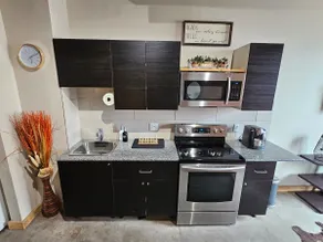 Cozy Central Loft with Western Flair - A/C - Image 3