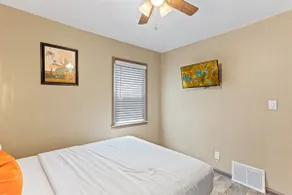 New! Elegant 3BDR Home - Image 4