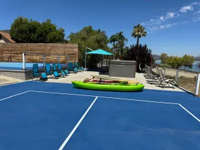 Shoreline Villa: 2 Courts, Kayaks -BBQ - Image 2