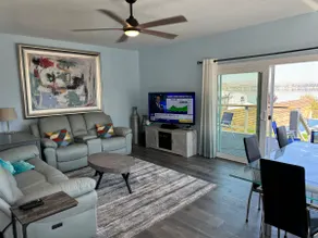 Shoreline Villa: 2 Courts, Kayaks -BBQ - Image 4