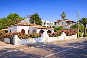 Violet Villa 30 meters from Simius Beach - Image 2