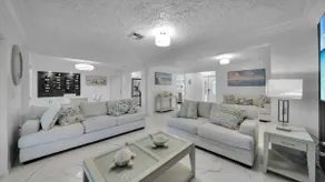 New house, pool table & dock! - Image 4